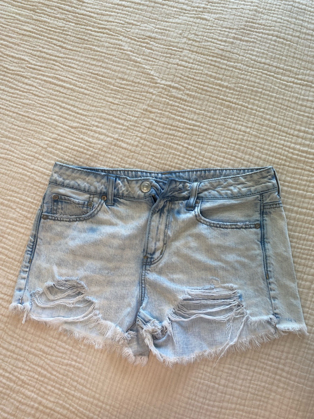 American Eagle Distressed Denim Shorts Size 8 Light Wash Raw Hem